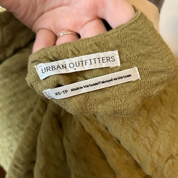 Urban Outfitters Devon Boxy Button Cropped Top - Picture 4 of 4